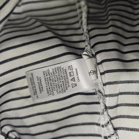 Black and White Striped Tee Express XS - Picture 3 of 4